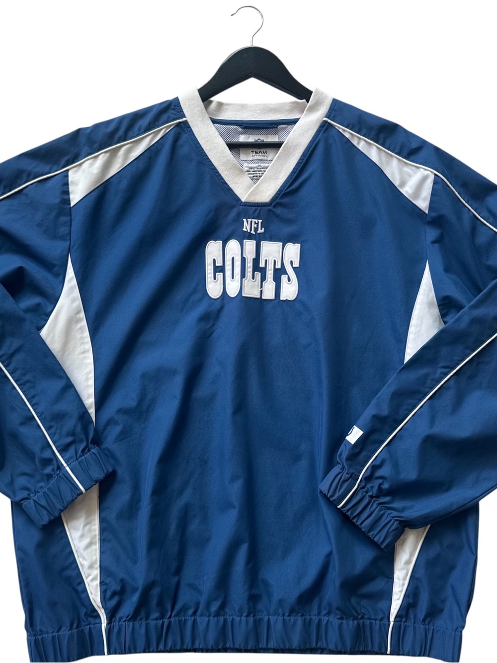 🔘NFL Indianapolis Colts v-neck men’s pullover